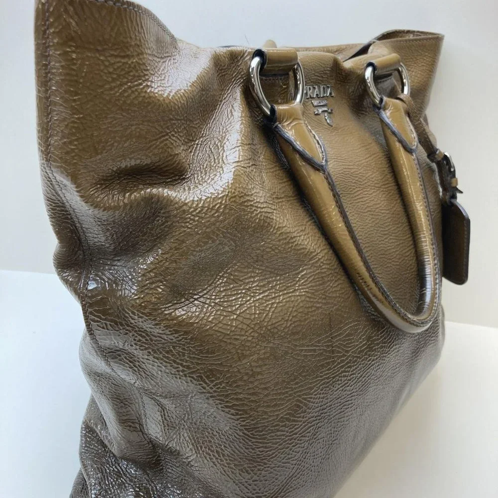 Prada Olive Ombre Vernice Crinkle Patent Leather Shoulder Tote comes with COA - Picture 6 of 11